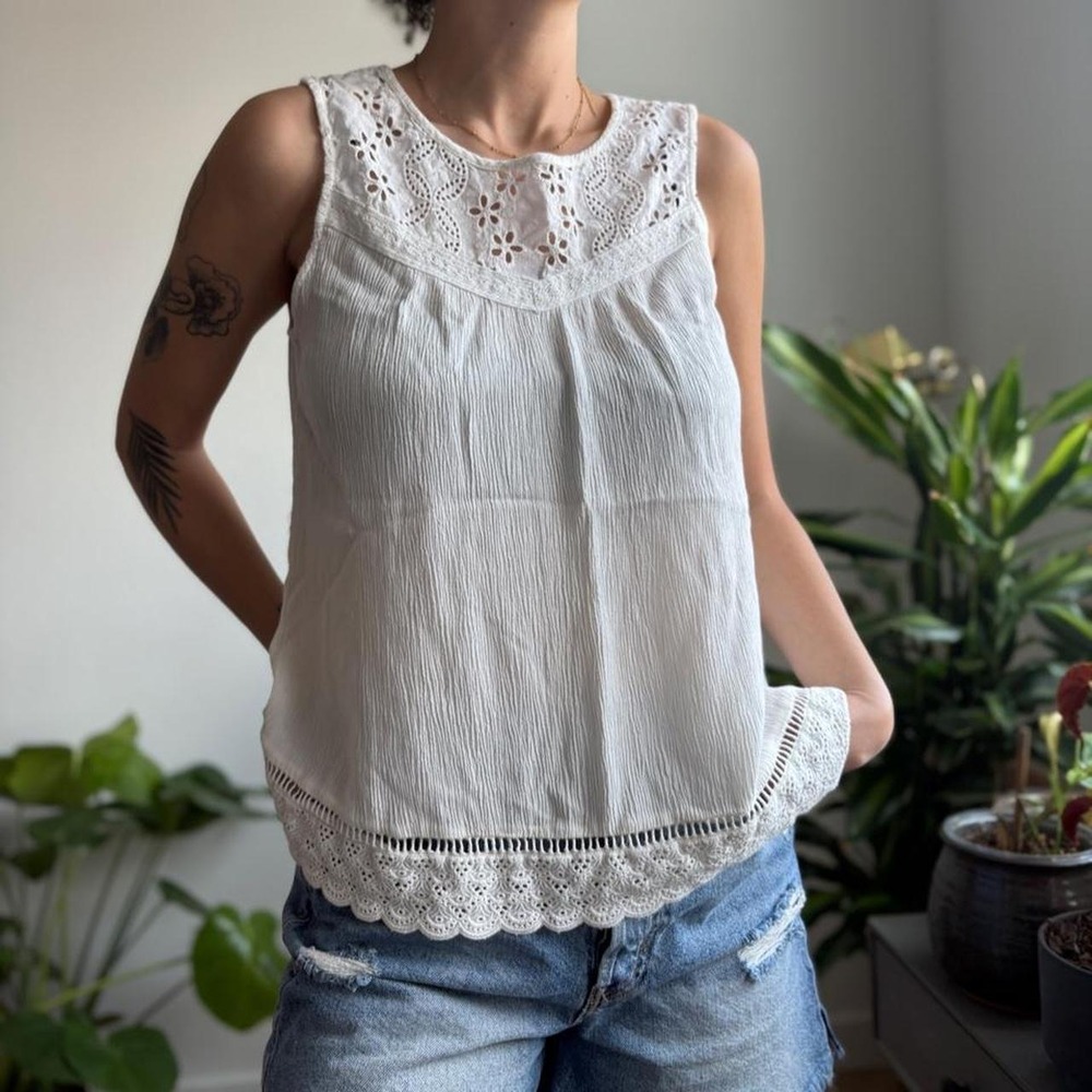 Mason & Belle White Eyelet Lace Sleeveless Blouse Scalloped Hem Large